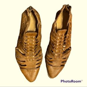 - Bed Stu woven leather flats size 6